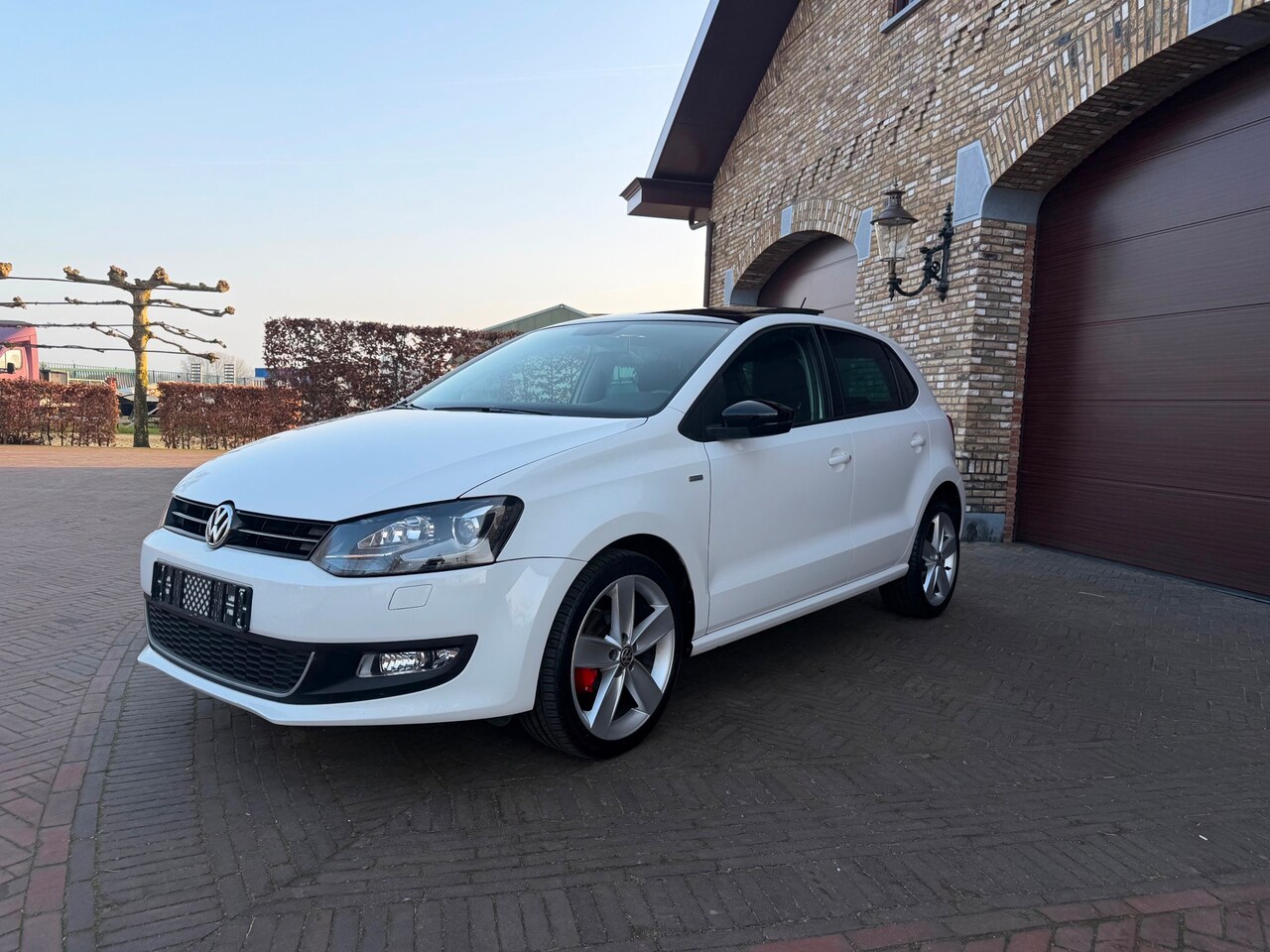 Volkswagen Polo - 1.2 TSI Match 105 PK DSG Panoramadak/Airco/Xenon/LED/Car Play/Android Auto/17 Inch/PDC/Sto - AutoWereld.nl