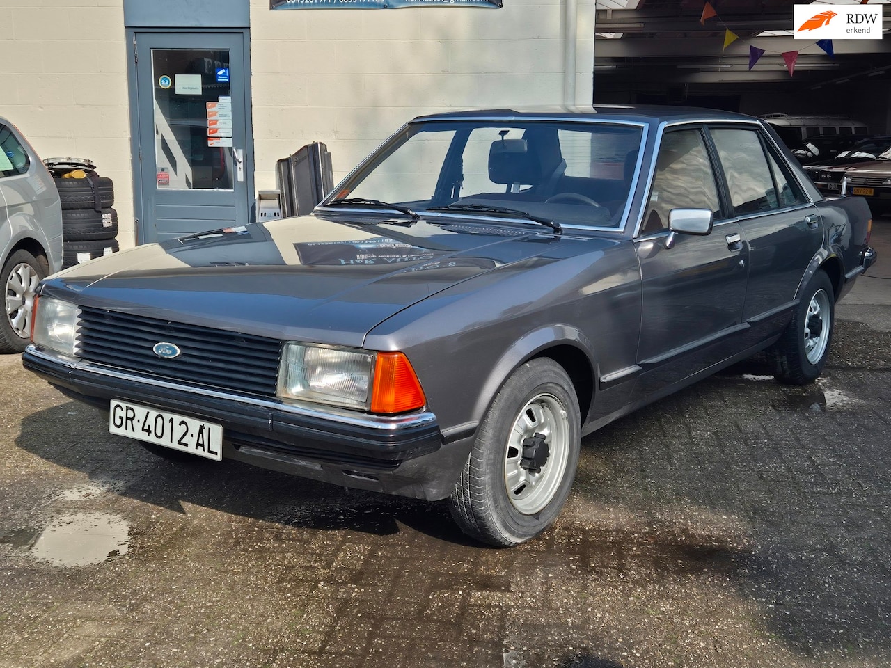 Ford Granada - 2000 L in bijna NIEUWSTAAT! 1981 - AutoWereld.nl