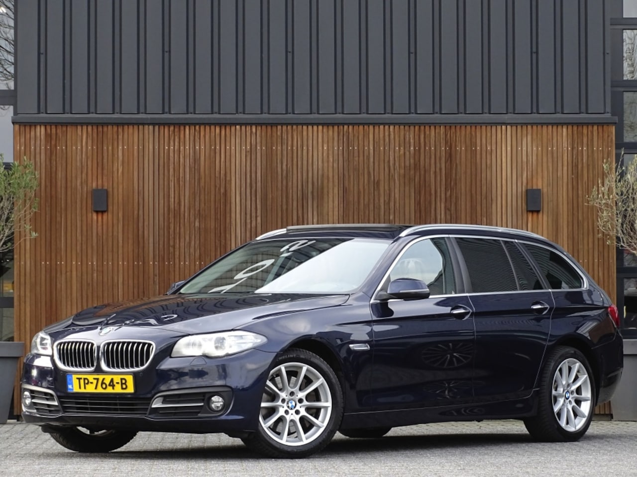 BMW 5-serie Touring - 530xd 259PK / High Executive / LED / LCI - AutoWereld.nl