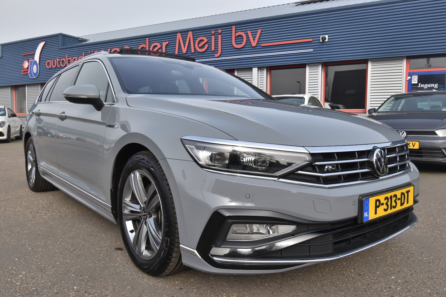 Volkswagen Passat Variant - 1.5 TSI R-Line Business + 1.5 TSI R-Line Business + , VIRTUAL COCKPIT , A UITRIJ CAM , LED KOPL , PANORAMADAK , - AutoWereld.nl