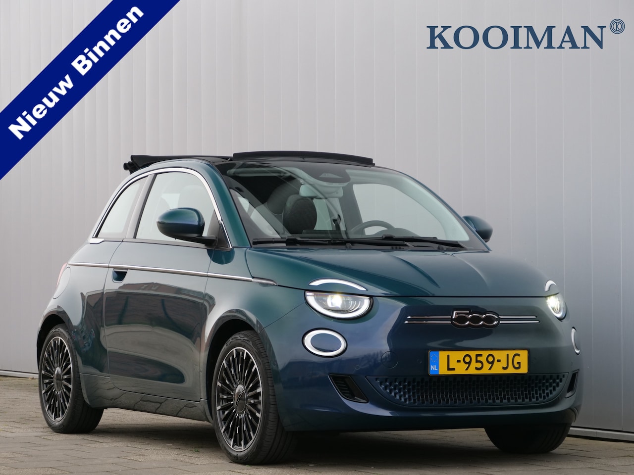 Fiat 500 C - Icon 42 kWh 119 Pk Automaat SOH 91,7 % Navigatie / Camera / DAB / Apple Carplay / PDC / Ke - AutoWereld.nl