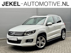 Volkswagen Tiguan - 1.4 TSI R-Line Edition Panoramadak, Trekhaak, Side skirts, R-Line, enz