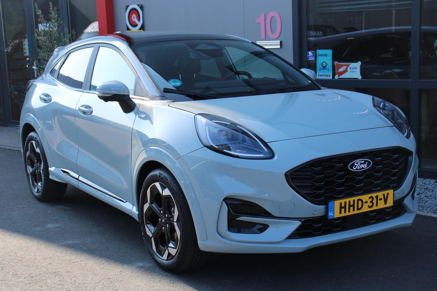 Ford Puma - 1.0 EcoBoost Hybrid ST-Line X WINTERPAKKET, 125PK, PANO, TREKHAAK - AutoWereld.nl