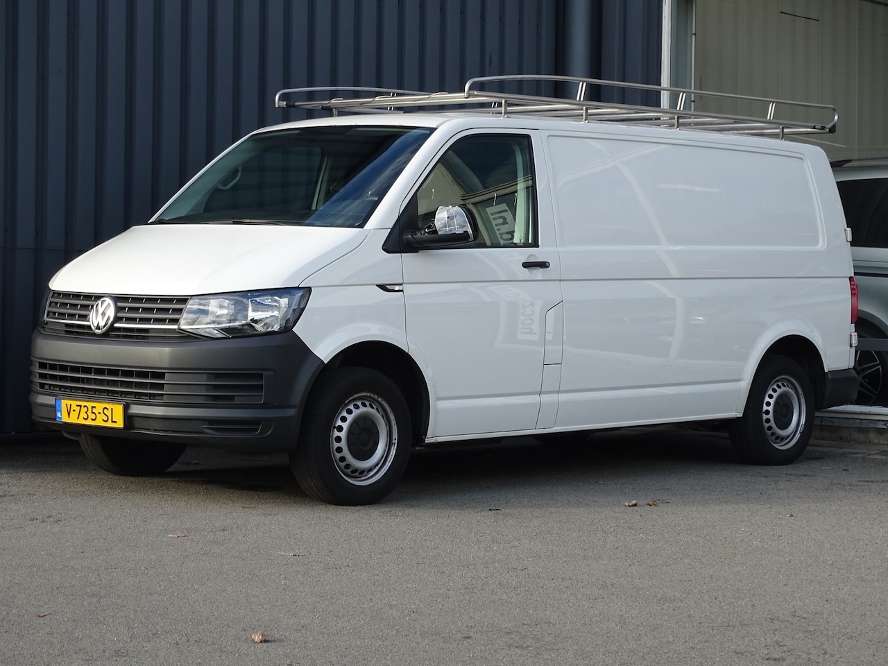 Volkswagen Transporter - 2.0 TDI L2H2 Comfortline | 3-Zits | Imperial | Trekhaak - AutoWereld.nl