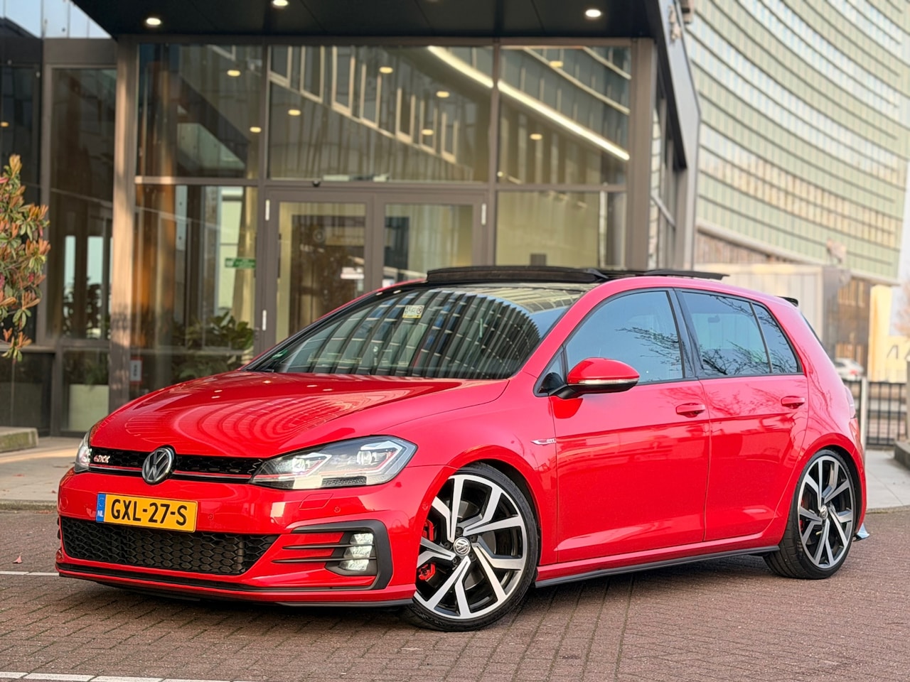 Volkswagen Golf - 2.0 GTI Performance 7.5 DSG7 Pano.CarPlay,TV - AutoWereld.nl
