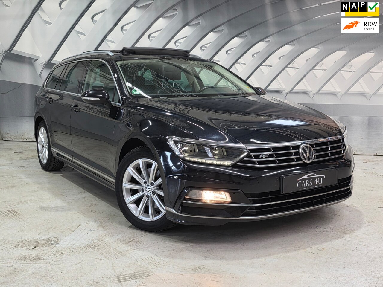 Volkswagen Passat Variant - 1.4 TSI ACT R-Line Highline virtual pano adoptief cruise - AutoWereld.nl