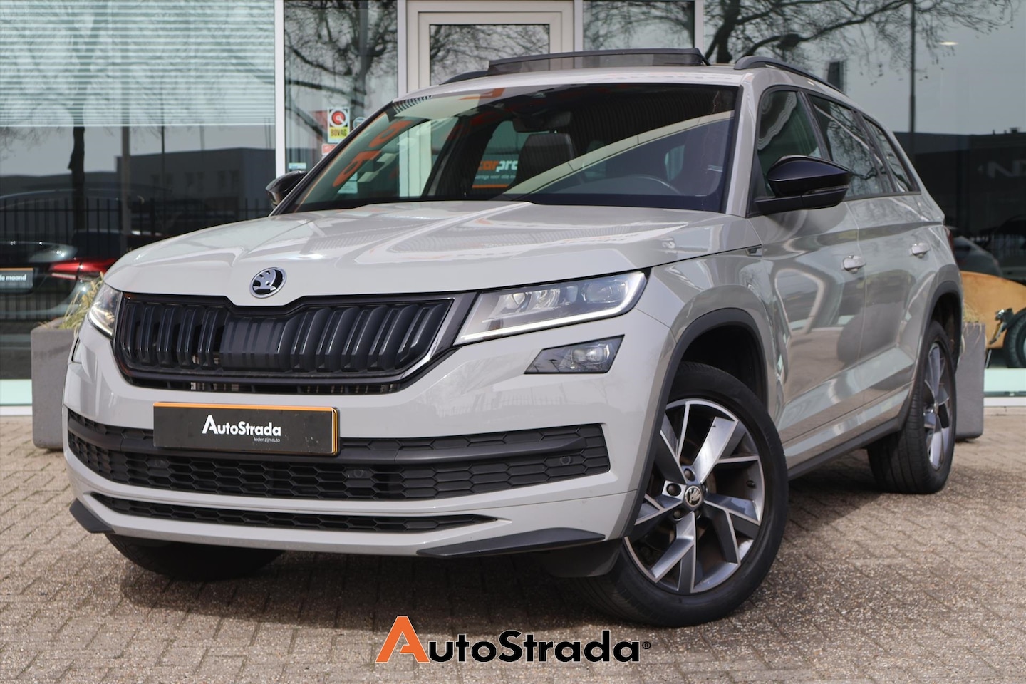 Skoda Kodiaq - 1.5 SportLine TSI ACT 150pk | Virtual | Trekhaak | Keyless | Pano | LED | Camera | Stoelve - AutoWereld.nl