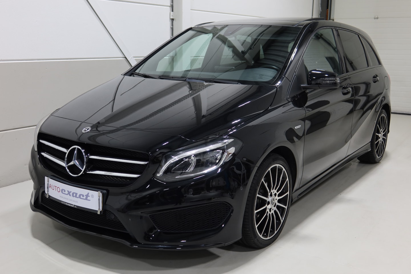 Mercedes-Benz B-klasse - 180 I Edition I AMG I org. NL - AutoWereld.nl