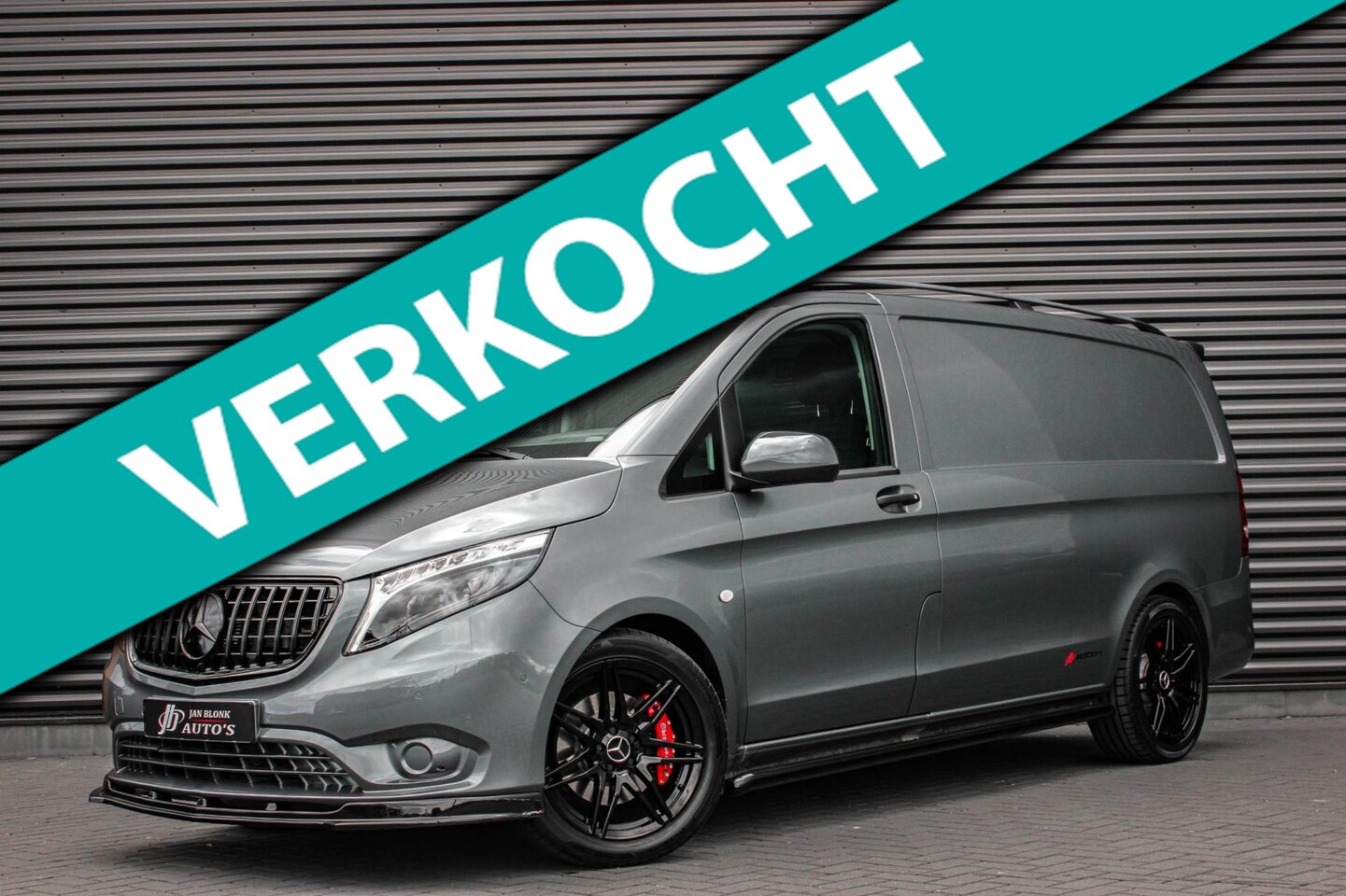 Mercedes-Benz Vito - 136PK JB-EDITION FULL BLACK / AMG / SPOILER / VERLAGINGSVEREN / NAVIGATIE / CLIMATE CONTRO - AutoWereld.nl