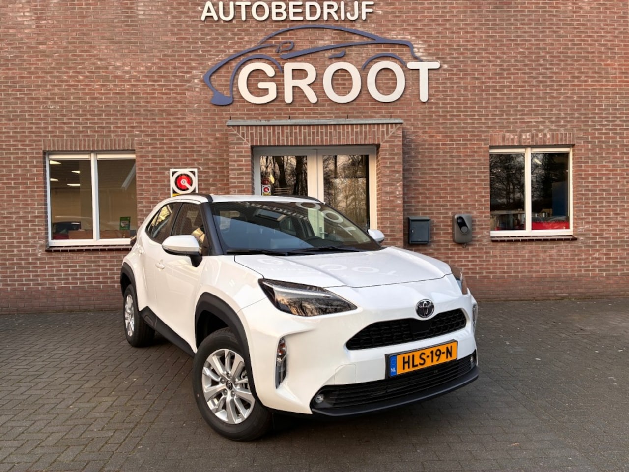 Toyota Yaris - 1.5 HYBRID! NIEUW! AUTOMAAT/CAMERA/CARPLAY - AutoWereld.nl