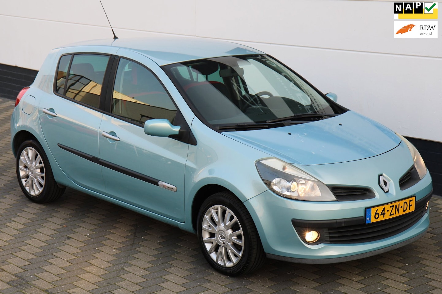 Renault Clio - 1.2-16V Rip Curl Airco Trekhaak Goed Onderhouden!! - AutoWereld.nl