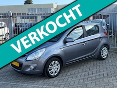 Hyundai i20 - 1.2i DynamicVersion 78PK 5 deurs NL AUTO NAP Airco l Carplay l Navi l MTF-stuur TOPSTAAT l