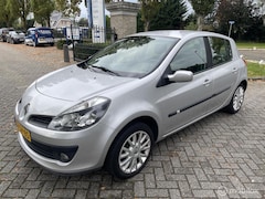 Renault Clio - 1.6-16V Dynamique Luxe. AIRCO - TREKHAAK