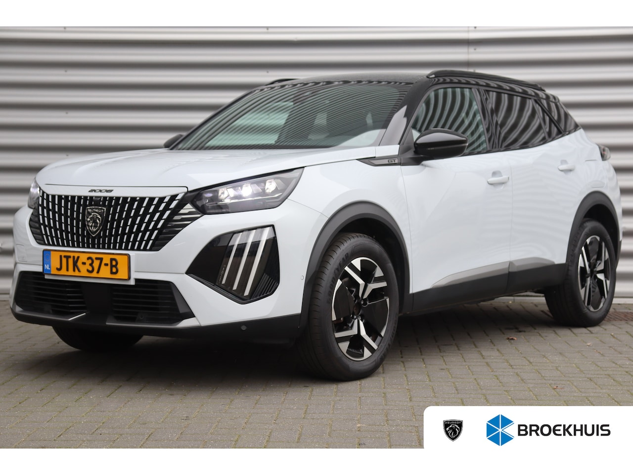 Peugeot 2008 - 1.2 PURETECH 130PK GT PACK AUTOMAAT / NAVI / LEDER / CLIMA / LED / PDC / 17" LMV / KEYLESS - AutoWereld.nl