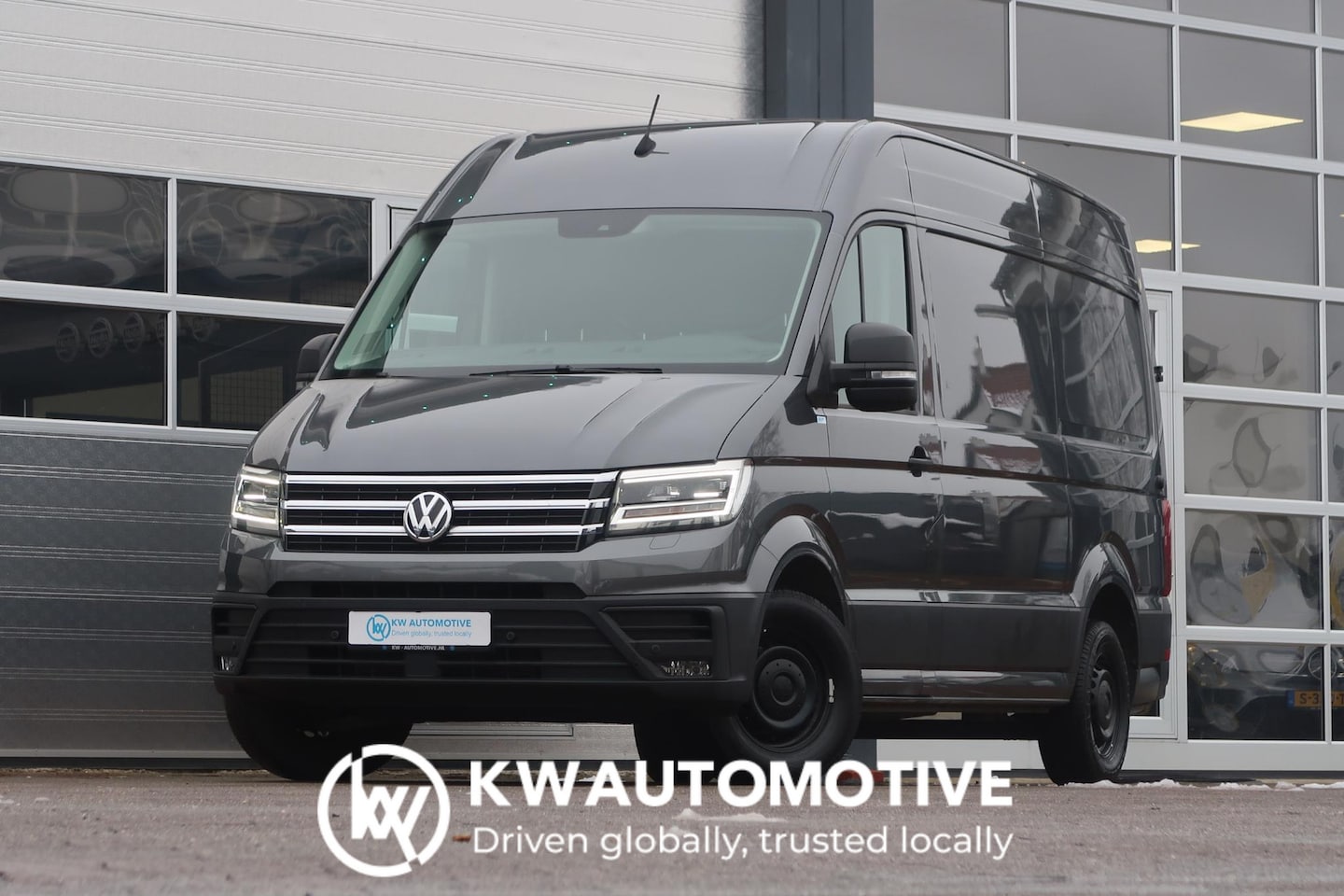 Volkswagen Crafter - 35 2.0 TDI L3H3 AUT/ LED/ CAMERA/ CLIMA/ ETC.. - AutoWereld.nl