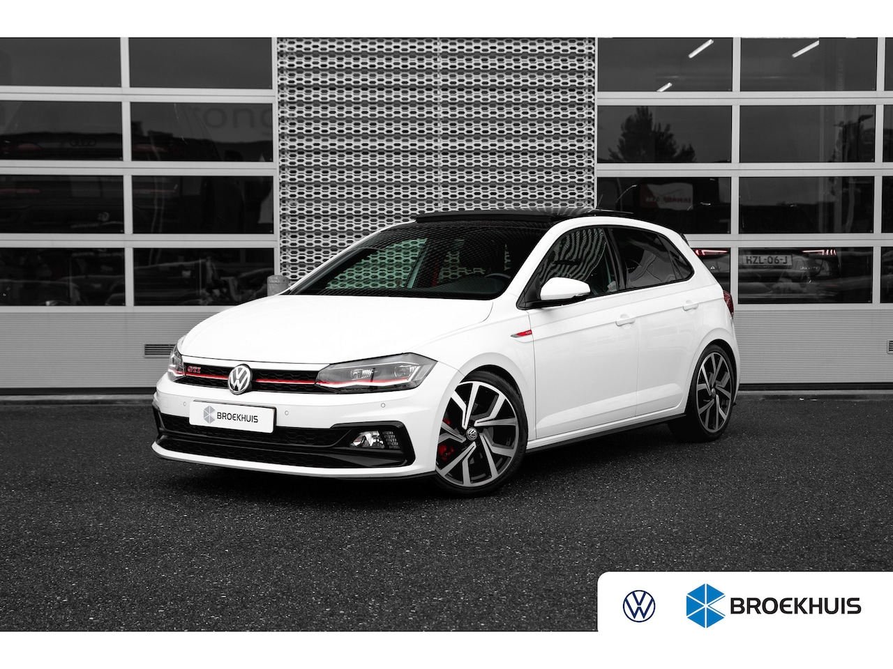 Volkswagen Polo - 2.0 TSI GTI DSG | Panorama Dak | Camera | Apple Carplay | - AutoWereld.nl