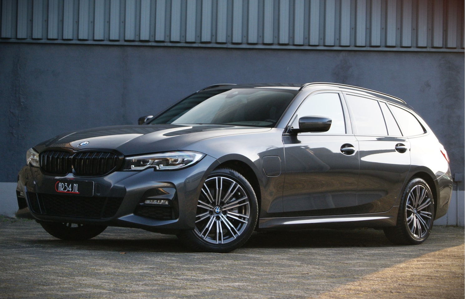 BMW 3-serie Touring - 320e 204PK M-Sport Shadow Carplay/Wegkl-trhk/Sfeerverl./Stoelverw./Keyless - AutoWereld.nl