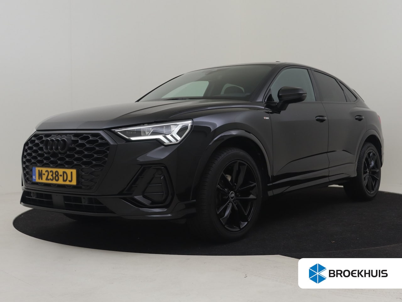 Audi Q3 Sportback - 35 TFSI S Edition 150pk AUT l Zwart optiek l  | Achteruitrijcamera | Apple Carplay Android - AutoWereld.nl