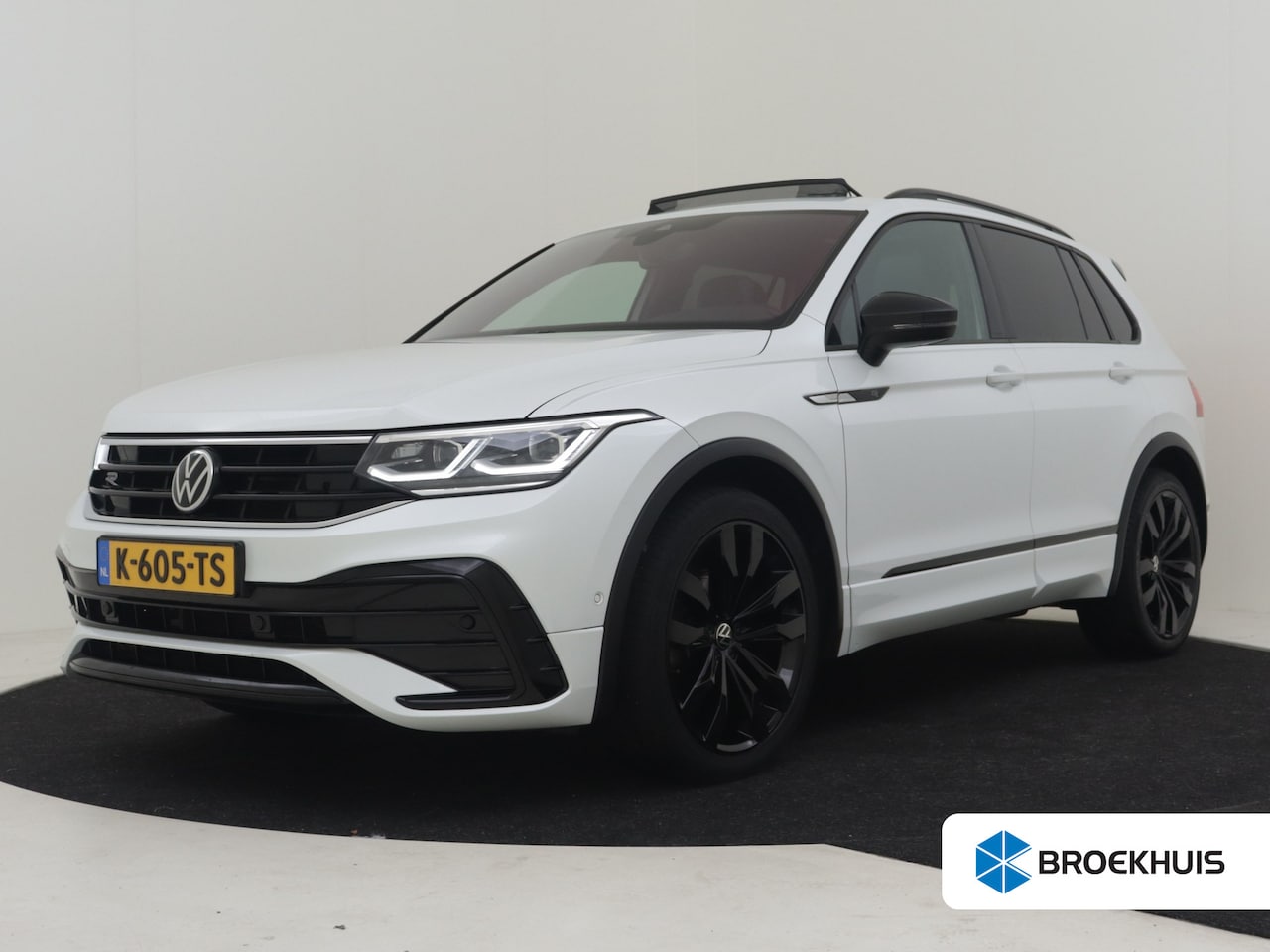 Volkswagen Tiguan - 1.5 TSI R-Line Business+ 150pk DSG/AUTO | Trekhaak | Lederen bekleding | Harman & Kardon a - AutoWereld.nl
