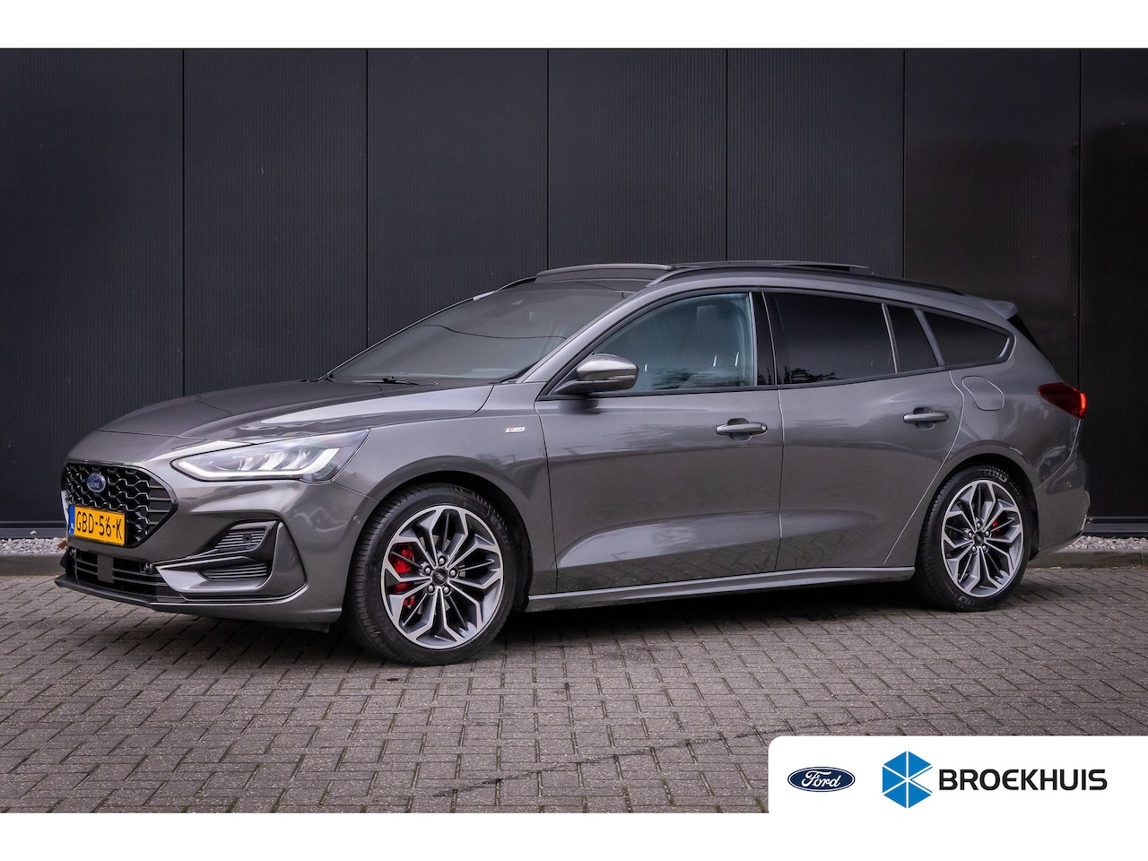 Ford Focus Wagon - 1.0 EcoBoost Hybrid ST Line X | Pano-dak | Adapt. Cruise | B&O audio | AGR-stoel | Camera - AutoWereld.nl