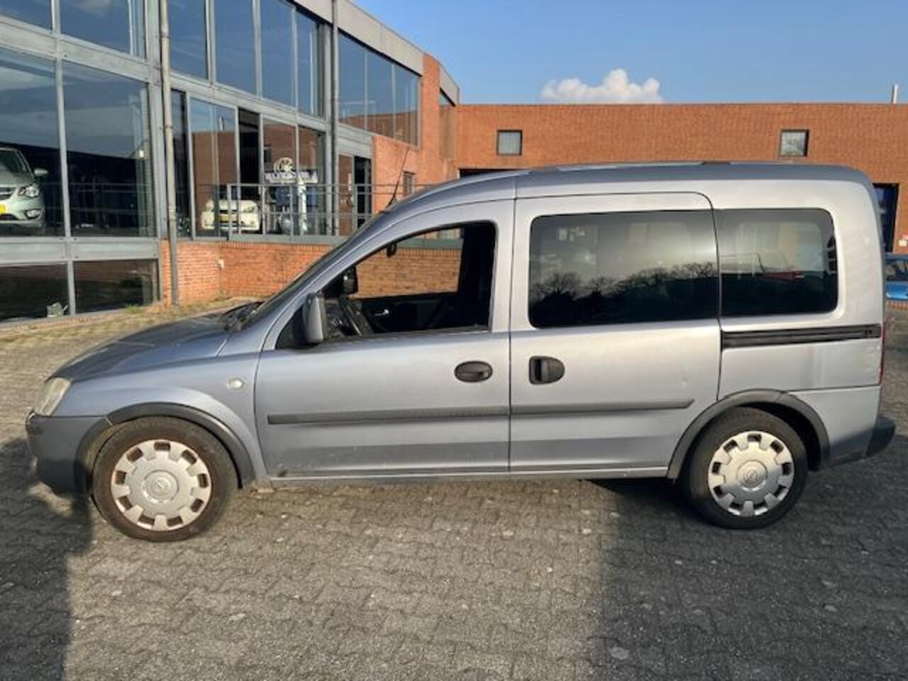 Opel Tour - 1.4-16V Enjoy 1.4-16V Enjoy, Airco, motor loopt niet goed