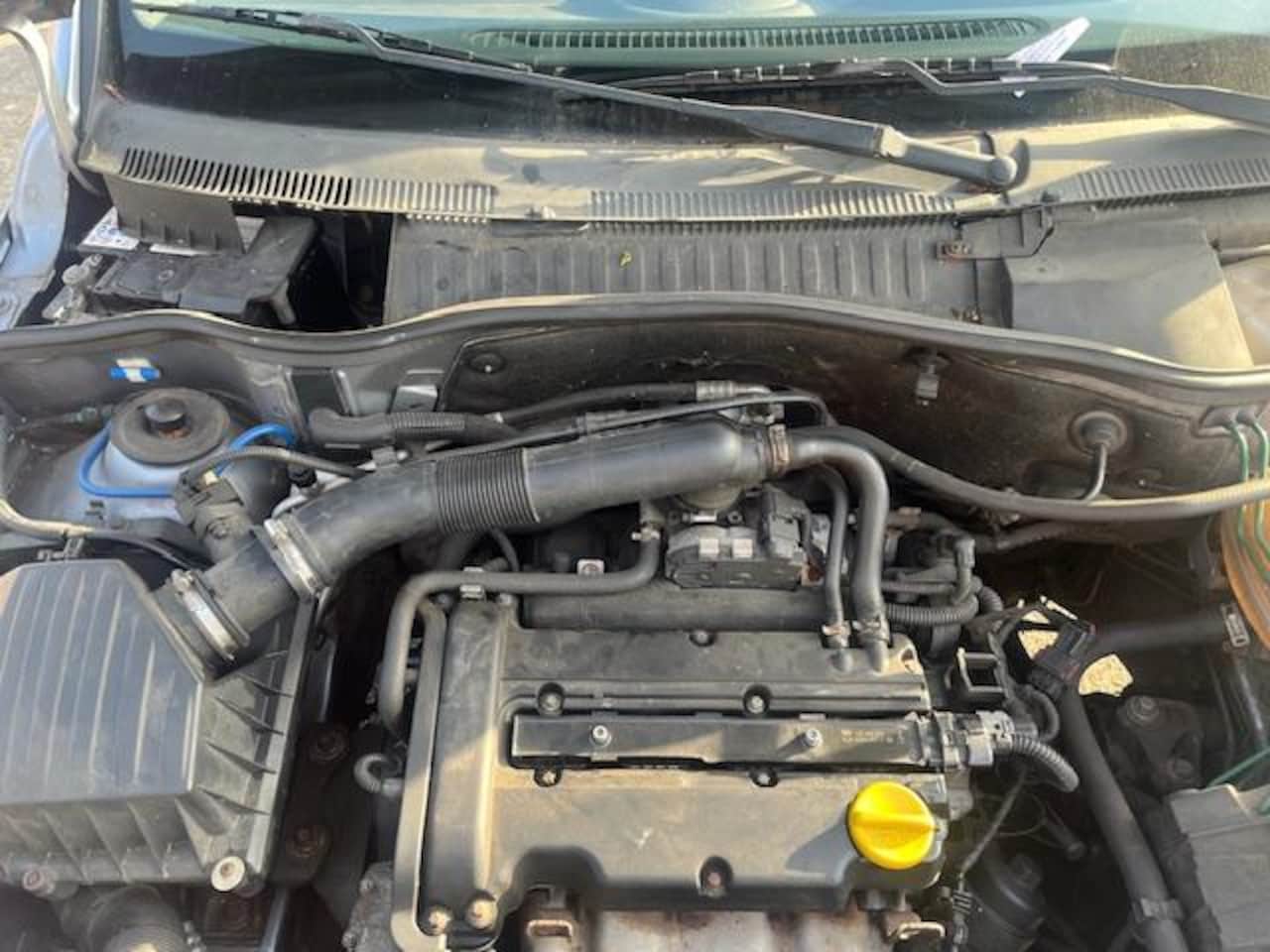 Opel Tour - 1.4-16V Enjoy 1.4-16V Enjoy, Airco, motor loopt niet goed