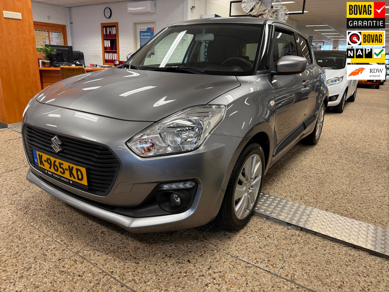 Suzuki Swift - 1.2 Select Smart Hybrid | Navi | Carplay | Tot 10 jaar Garantie! - AutoWereld.nl