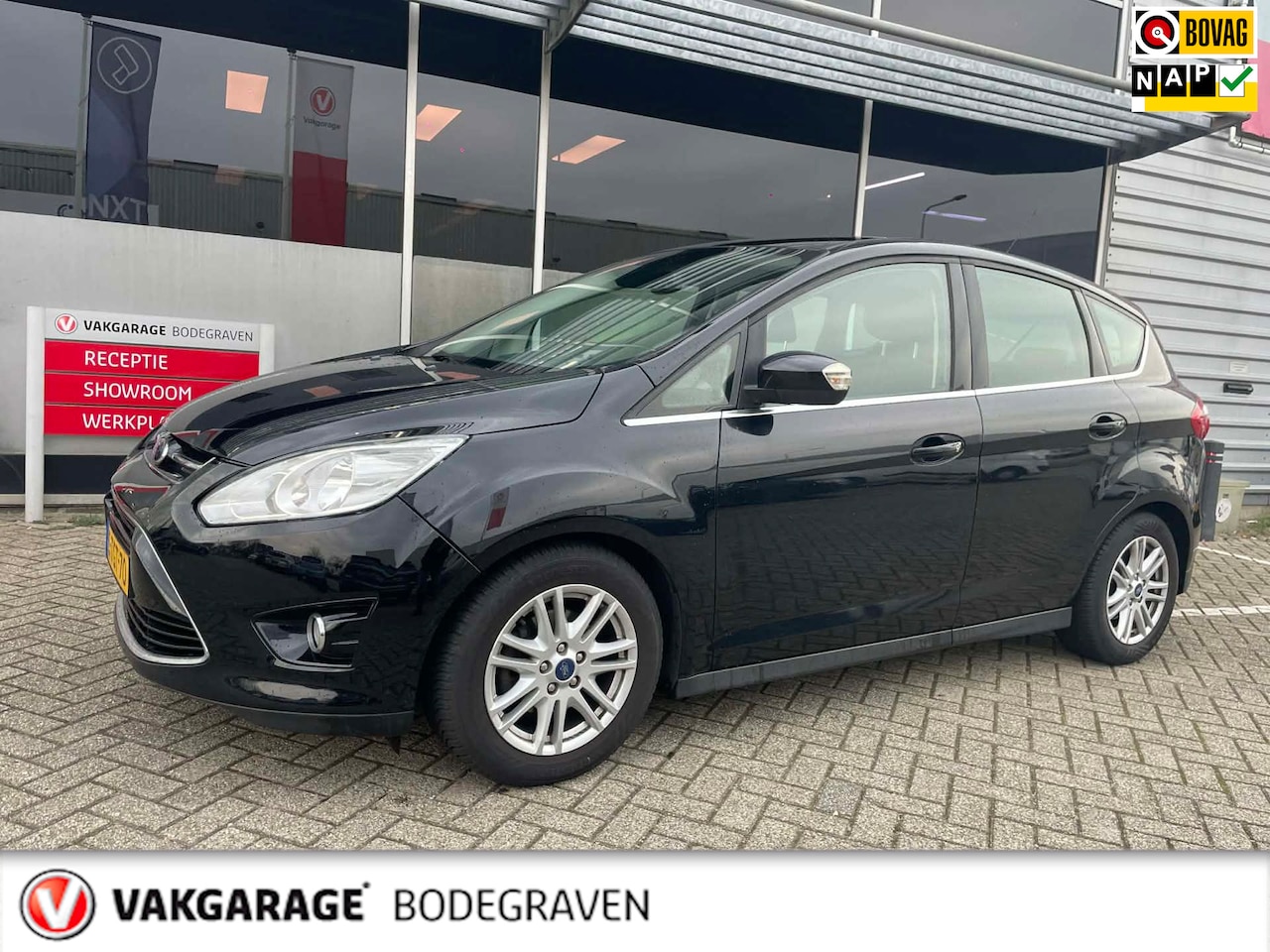 Ford C-Max - 1.0 Titanium / trekhaak / navigatie - AutoWereld.nl