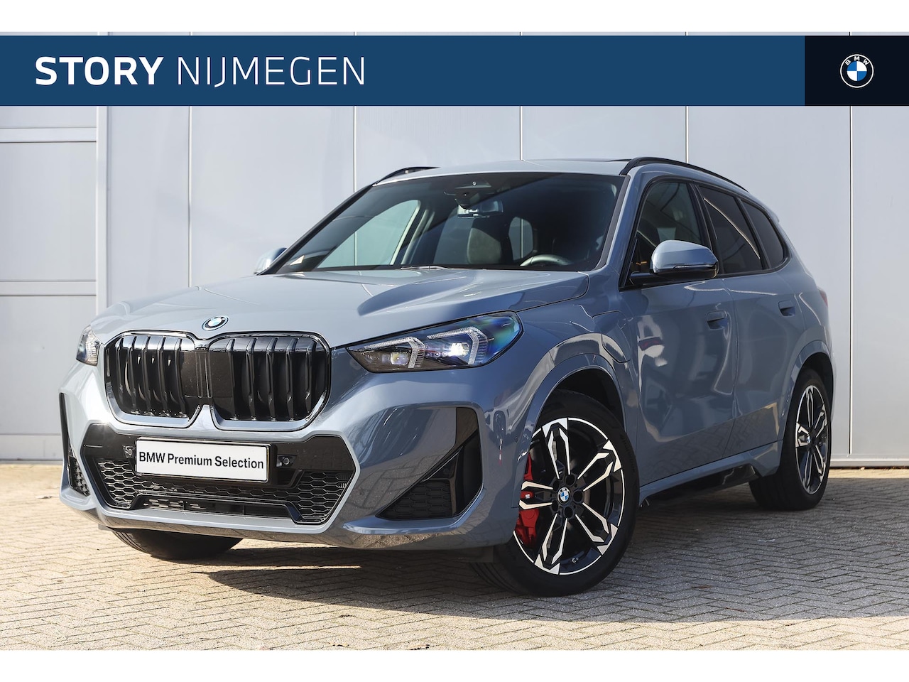 BMW X1 - xDrive25e M Sport Automaat / Trekhaak / Panoramadak / Sportstoelen / Achteruitrijcamera / - AutoWereld.nl