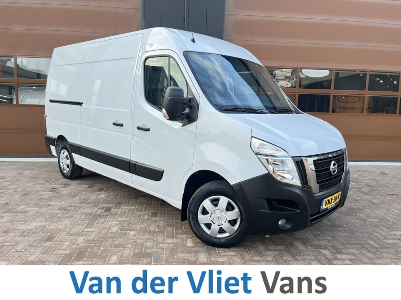 Nissan Interstar - 2.3 dCi 136pk E6 L2H2 N-Connecta 3-zits BPM Vrij! Lease €294 p/m, Navi, Camera, PDC, Airco - AutoWereld.nl