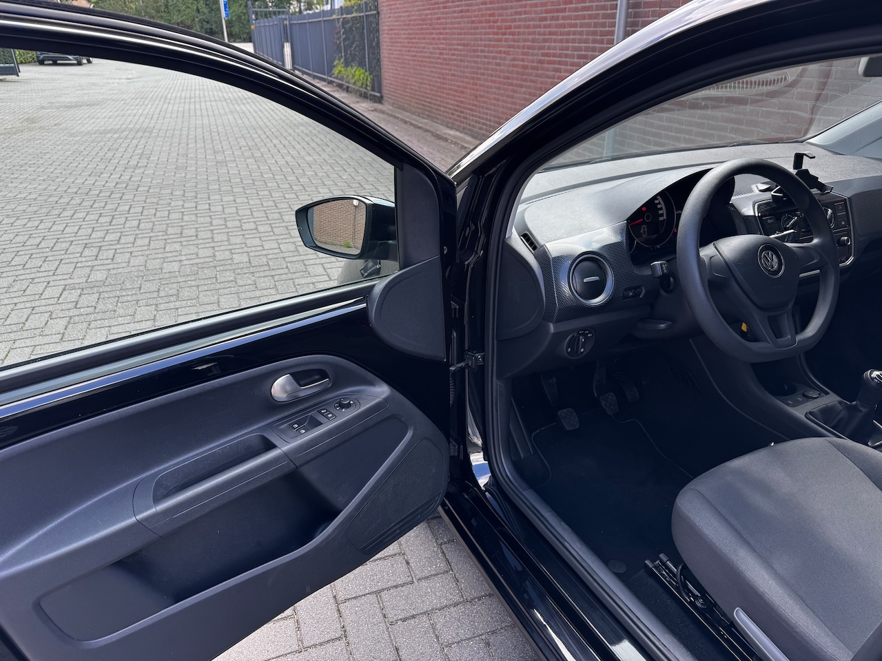 Volkswagen Up! - 1.0 BMT move up! AIRCO/DAB/ALL SEASON