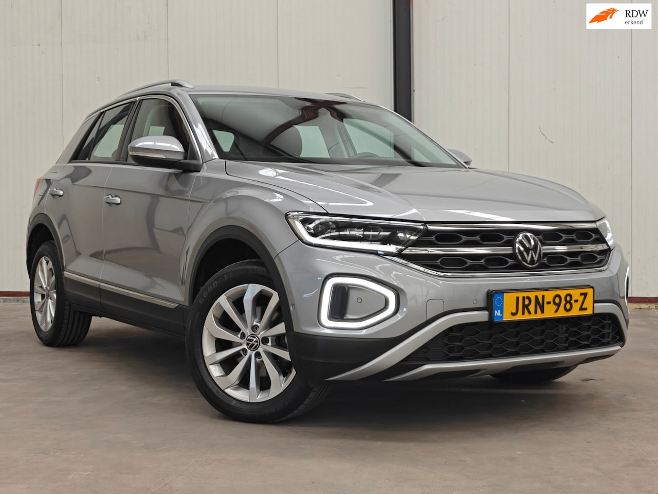 Volkswagen T-Roc - 1.5 TSI Style|150PK|Automaat|ACC|LED|Winterpack|PDC - AutoWereld.nl