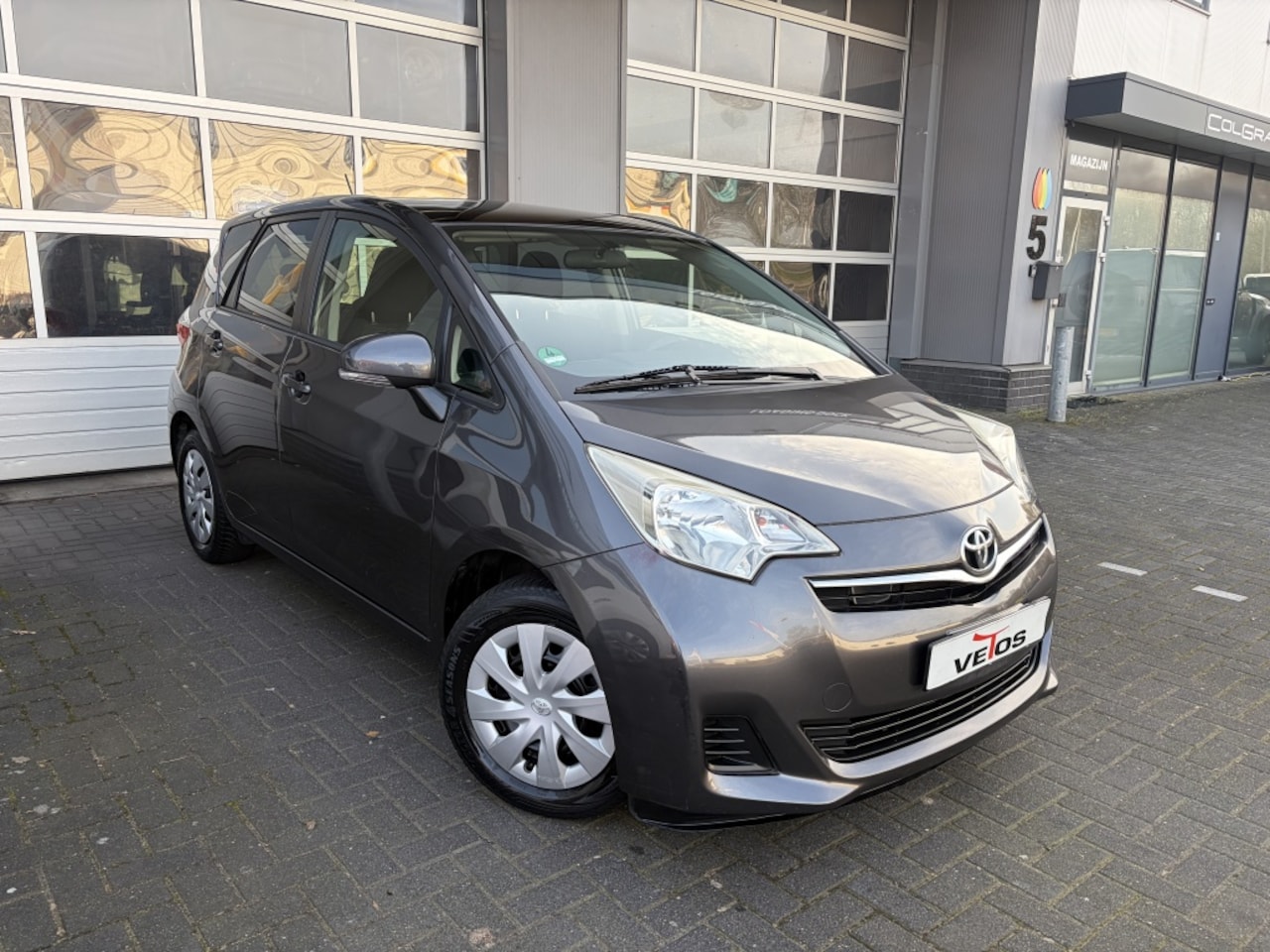 Toyota Verso S - 1.3 VVT-i Aspiration/GLASDAK/CAMERA - AutoWereld.nl