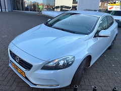Volvo V40 - 1.6 D2 Momentum | virtueel cockpit | A.Camera | Half leder |