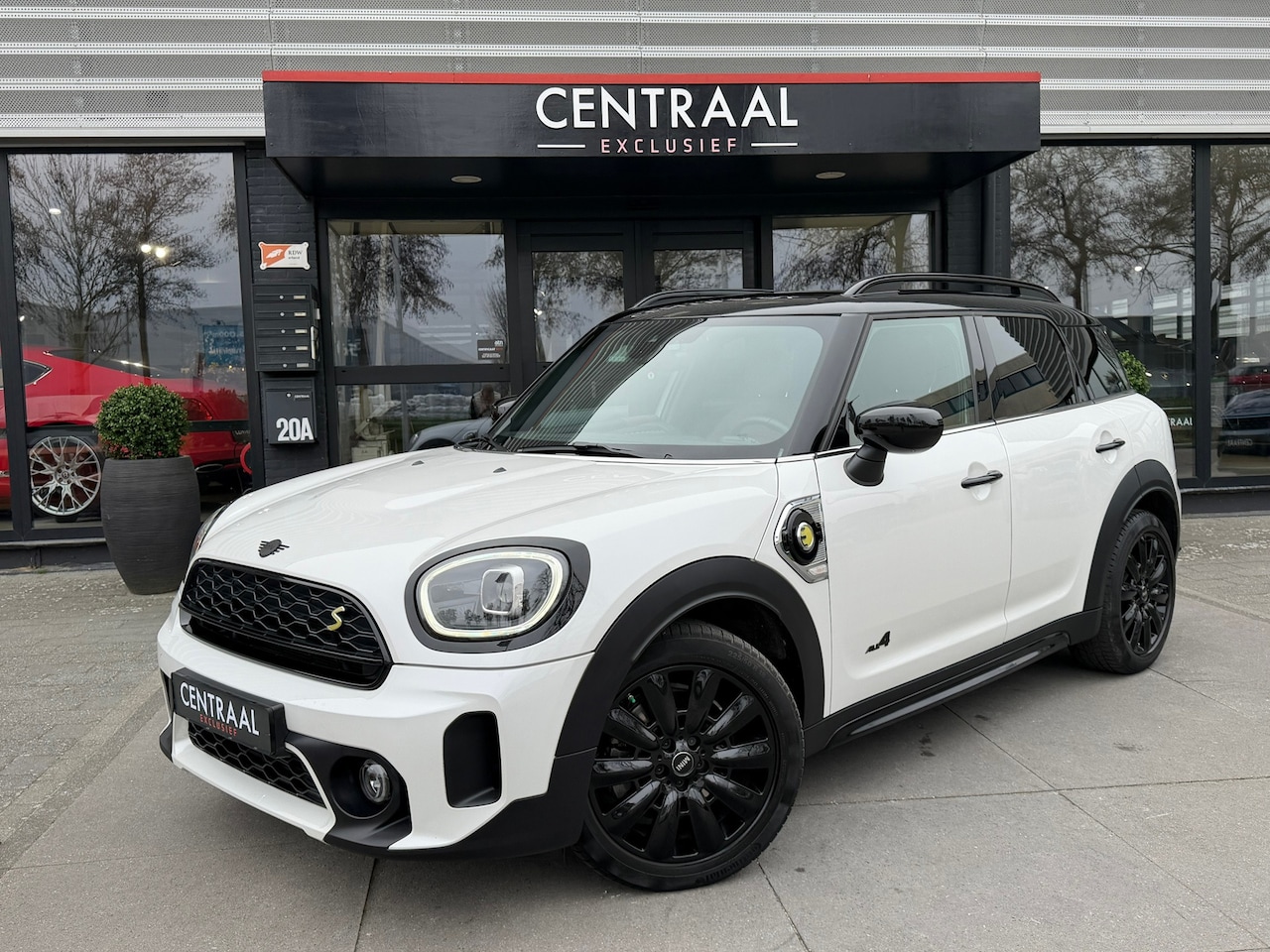MINI Countryman - Mini 1.5 Cooper S E ALL4 Classic Leder|Carplay|NL-Auto|ACC|Memory|Camera - AutoWereld.nl