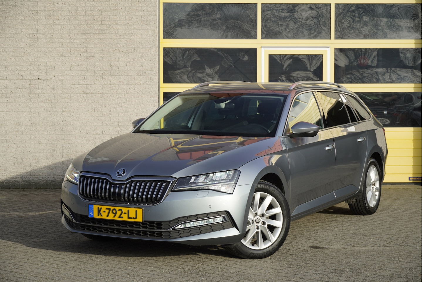Skoda Superb Combi - 1.5 TSI ACT 150PK! Automaat Business Edition BJ2021 Lmv 17" | Led V+A | Pdc | Navi | Keyle - AutoWereld.nl