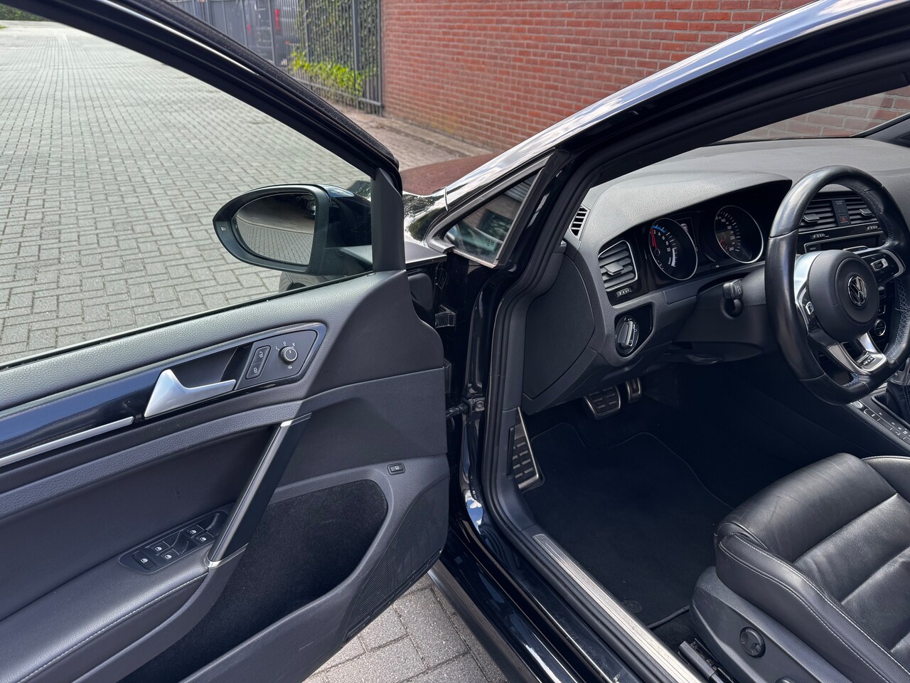 Volkswagen Golf - 1.4 TSI GTE LEER/TREKHAAK/KEY-LESS/DAB/CARPLAY/
