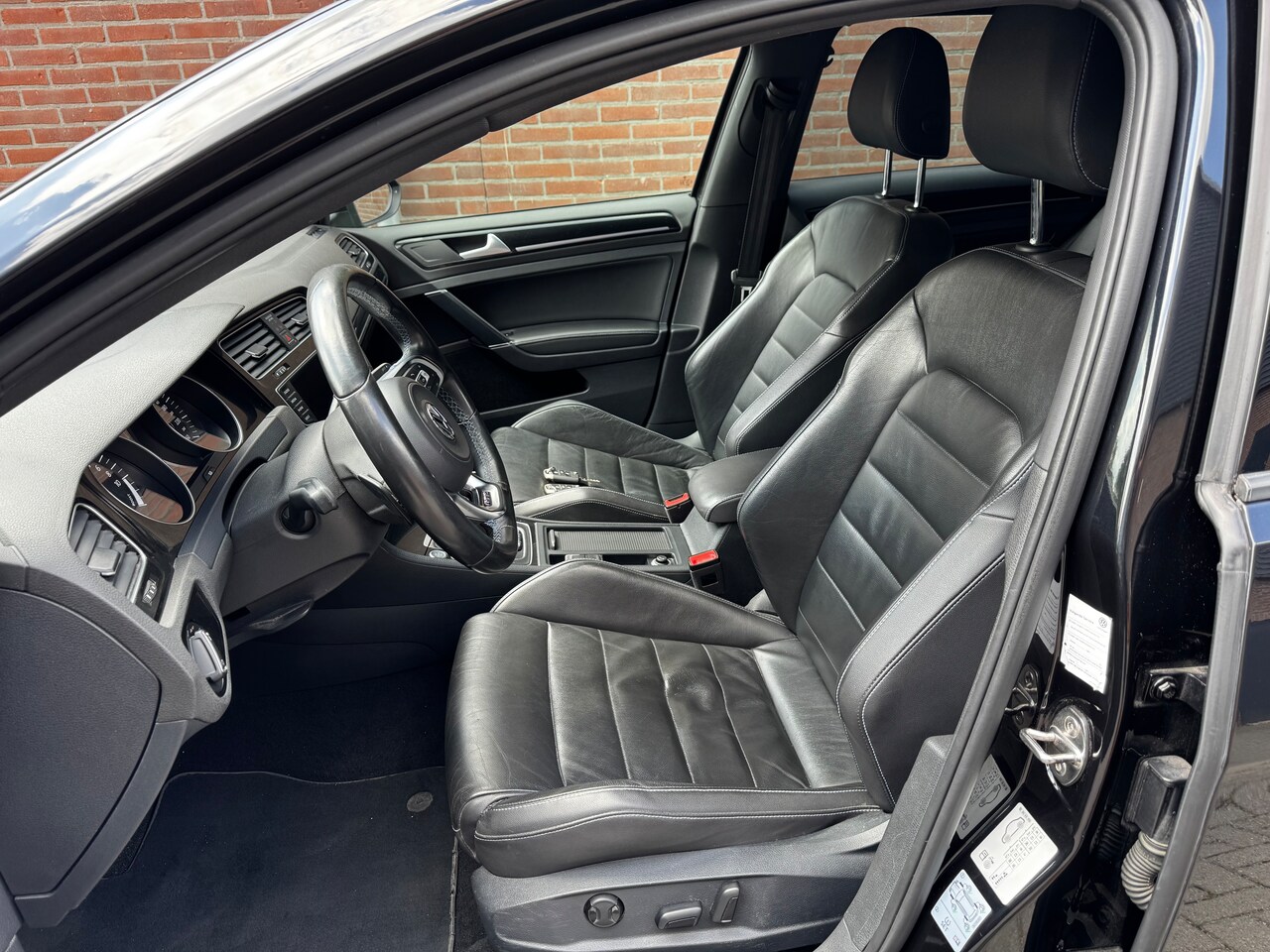 Volkswagen Golf - 1.4 TSI GTE LEER/TREKHAAK/KEY-LESS/DAB/CARPLAY/