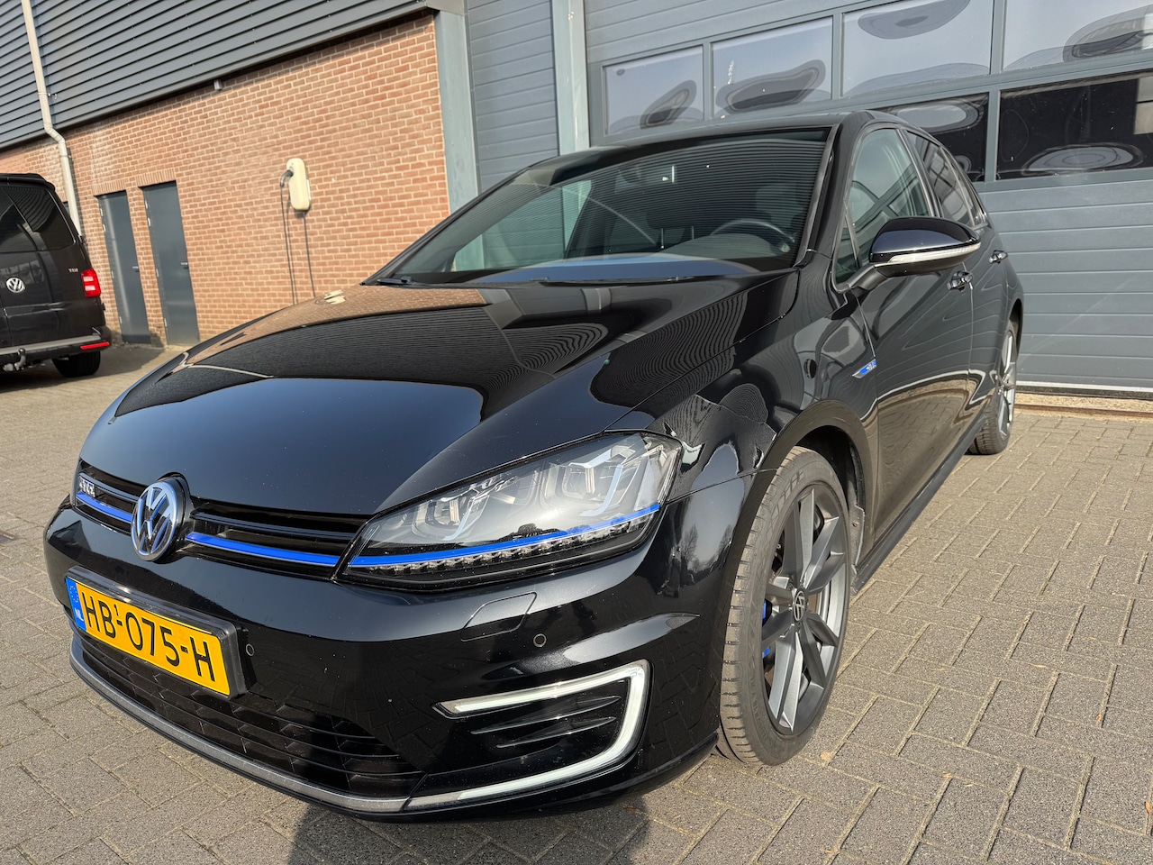 Volkswagen Golf - 1.4 TSI GTE LEER/TREKHAAK/KEY-LESS/DAB/CARPLAY/ - AutoWereld.nl
