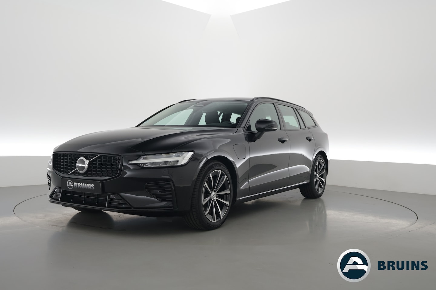 Volvo V60 - 2.0 T6 Plug-in hybrid AWD Plus Bright - AutoWereld.nl