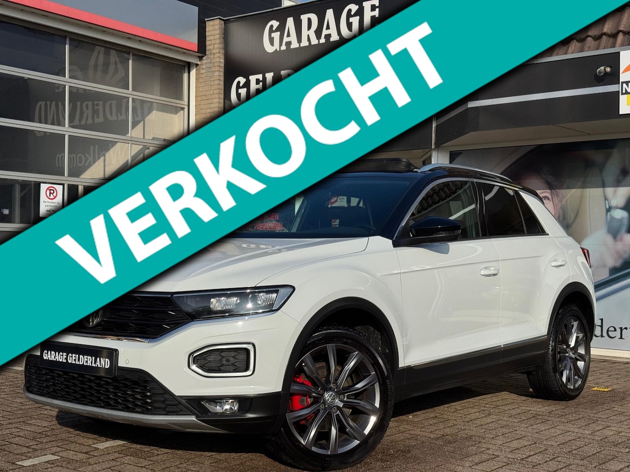 Volkswagen T-Roc - 2.0 TSI R Sport | Pano | Navi | Camera | Bi-Xenon | Apple/Android | Full-Led | Leder/Alcan - AutoWereld.nl