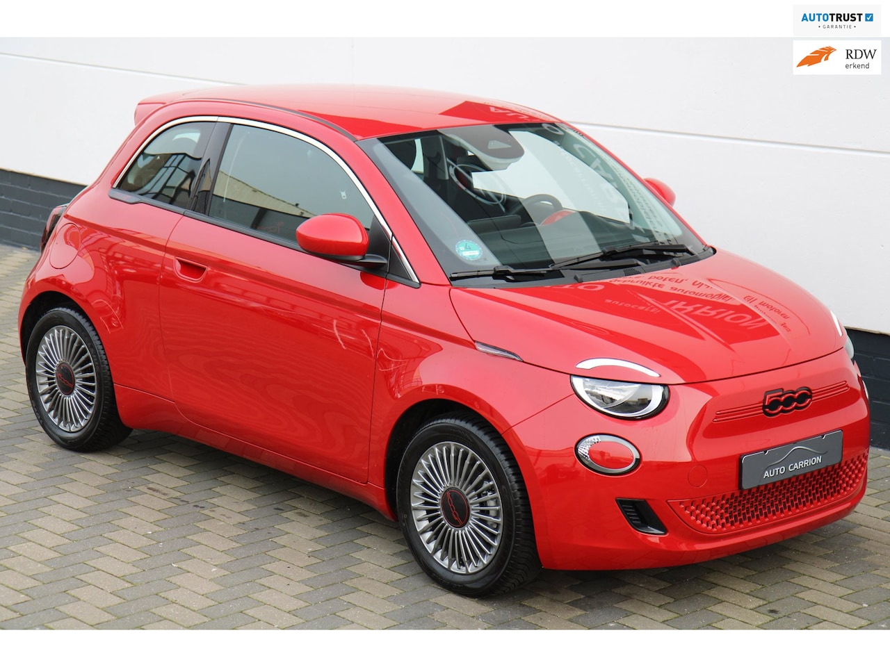 Fiat 500 - Red 24 kWh Carplay Camera Navi Cruise SOH 98% !! - AutoWereld.nl