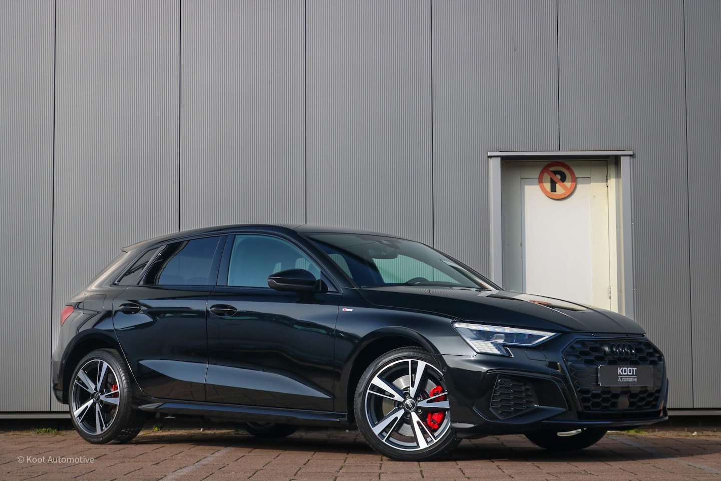 Audi A3 Sportback - 45 TFSI e S edition Competition | S-Line | S-Stoelen | B&O | Matrix | Adaptive Cruise - AutoWereld.nl