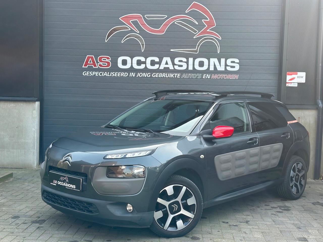 Citroën C4 Cactus - 1.2 PureTech Business Plus - Pano - Camera - AC - AutoWereld.nl