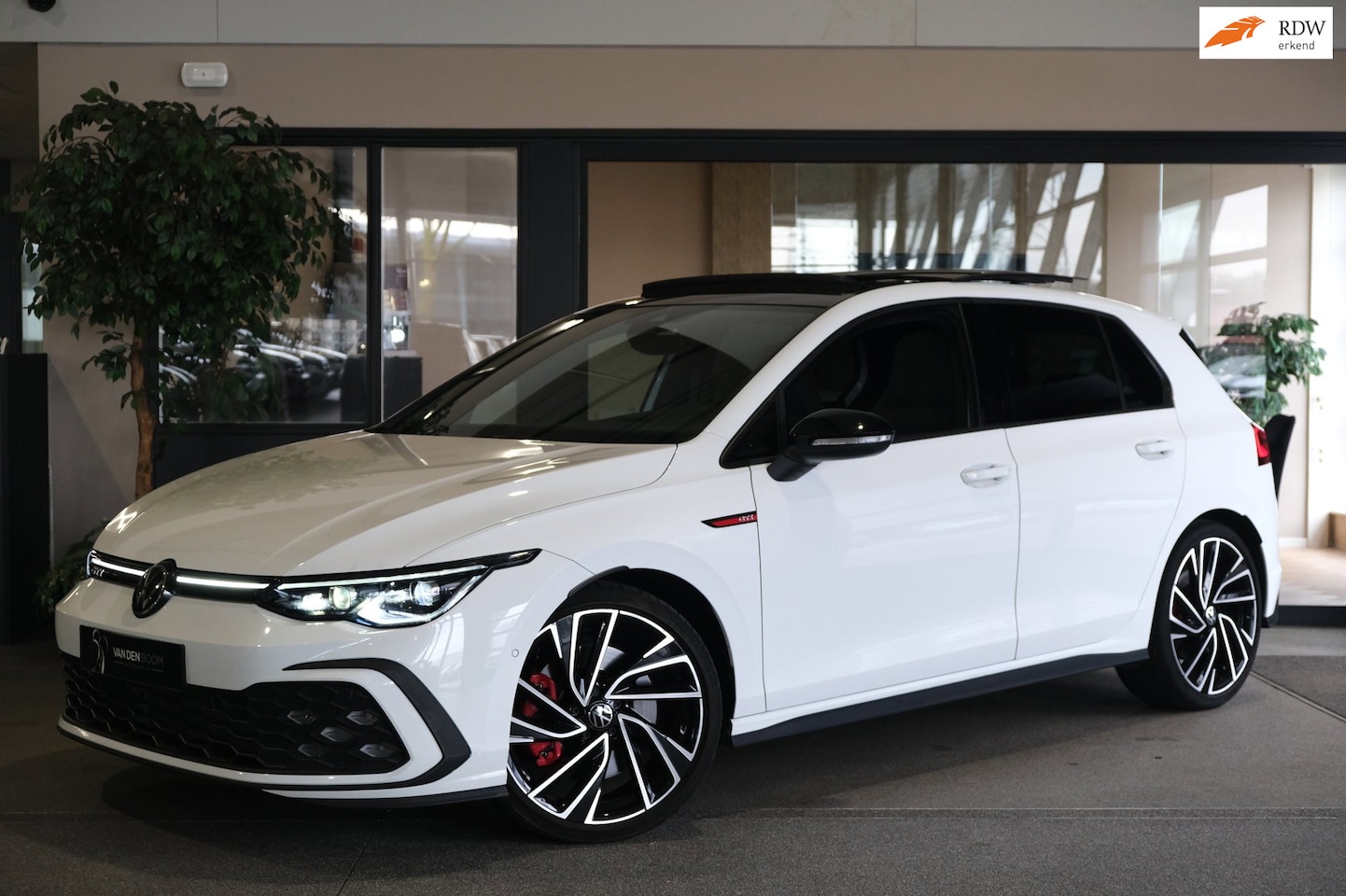 Volkswagen Golf - 8 2.0 TSI GTI 245PK Pano Camera ACC Mistlamp HuD - AutoWereld.nl