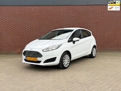 Ford Fiesta - 1.0 Style / NAP / Airco / Parkeersensoren / Nieuwe Distributie