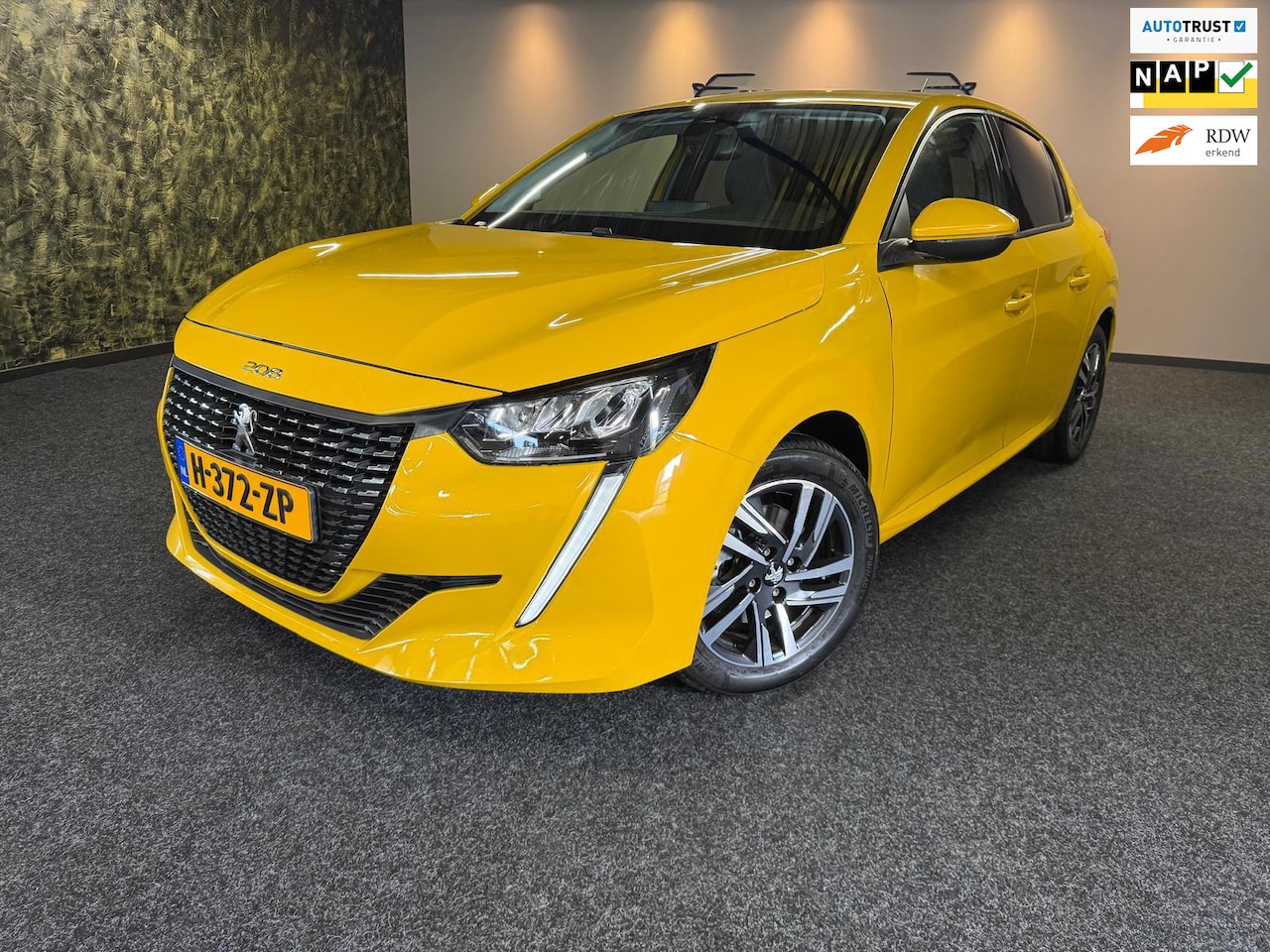 Peugeot 208 - 1.2 PureTech Allure-Automaat-Carplay-Nap-Km 65859 - AutoWereld.nl