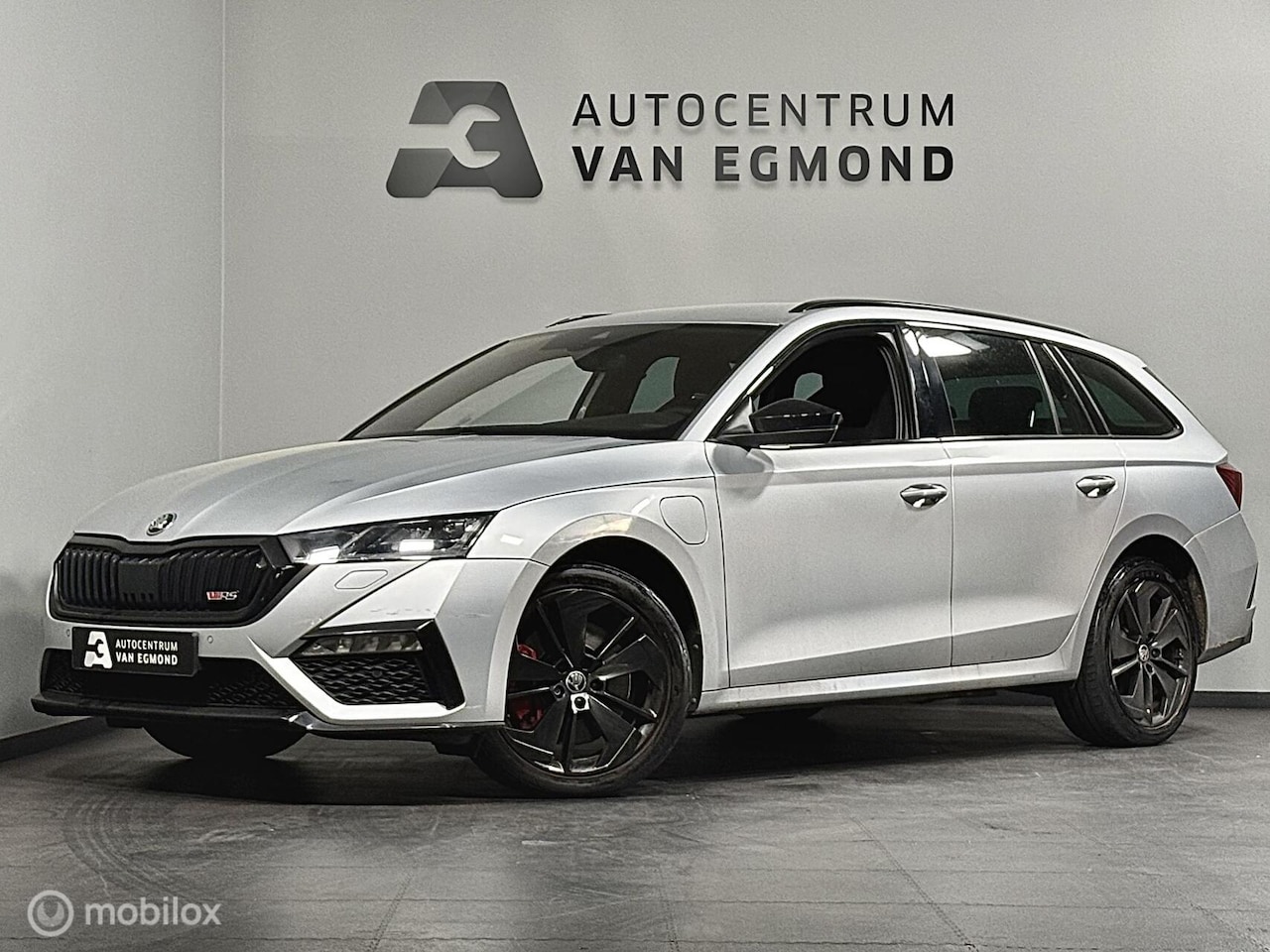 Skoda Octavia - 1.4 TSI RS iV PHEV |APP CNNCT |CARBON |KEYLESS - AutoWereld.nl