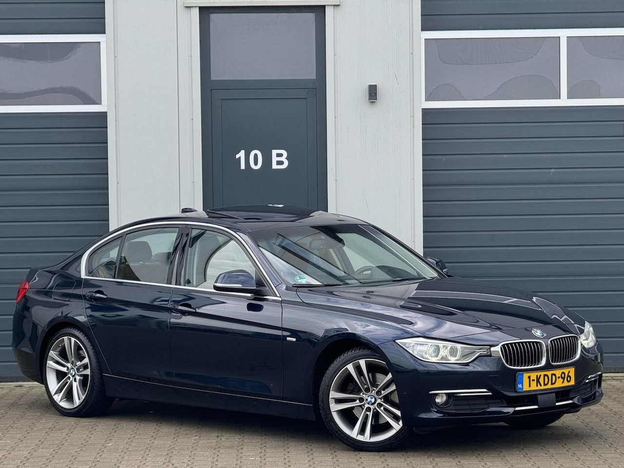 BMW 3-serie - 320d Luxury High Executive 2013 / Leder / Led - AutoWereld.nl
