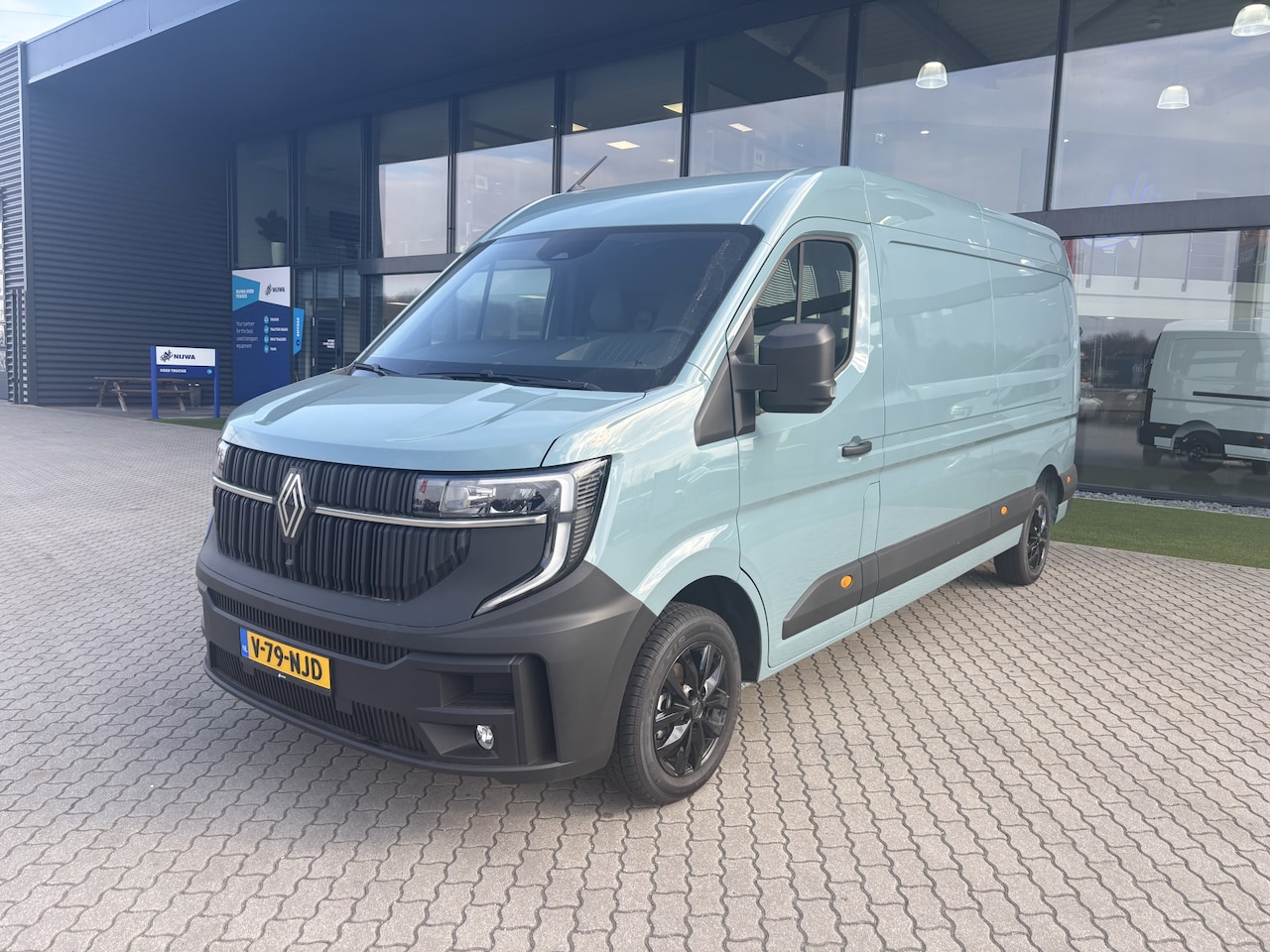 Renault Master - T35 130 L3H2 Binnenbetimmering + Carplay - AutoWereld.nl